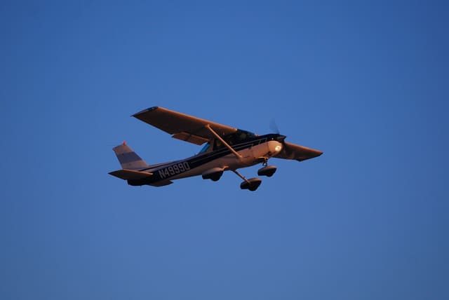 N49990 - Cessna