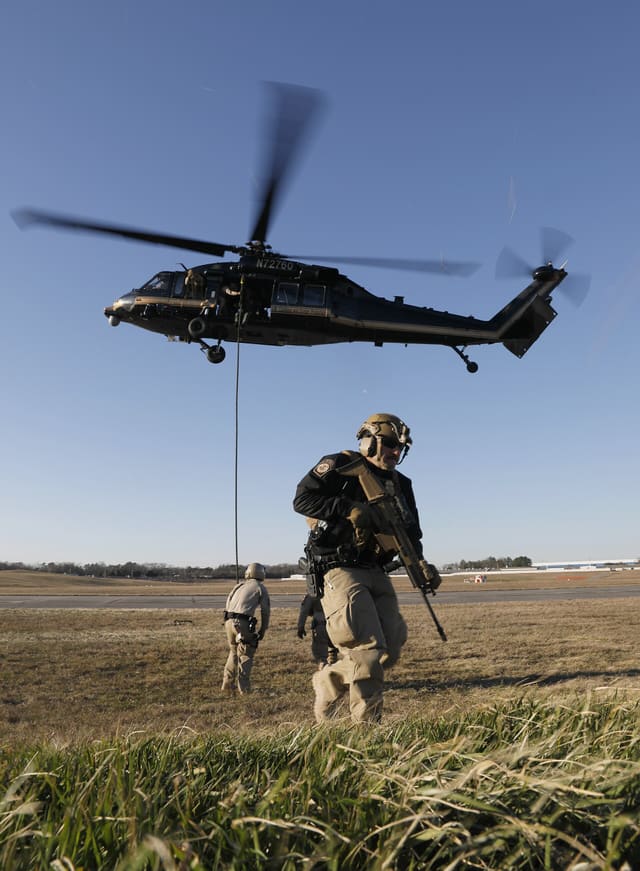 N72760 - Helicopter