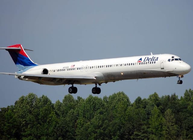 N919DL - Twin-engine aircraft