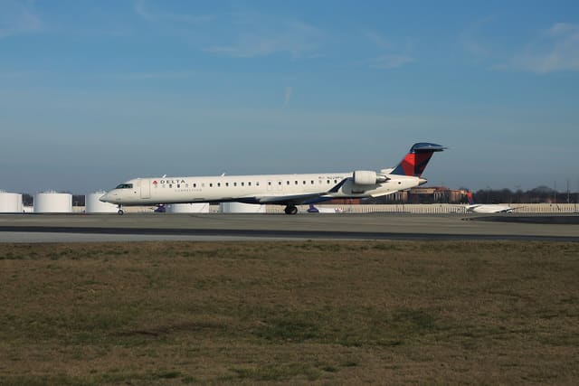 N228PQ - Bombardier