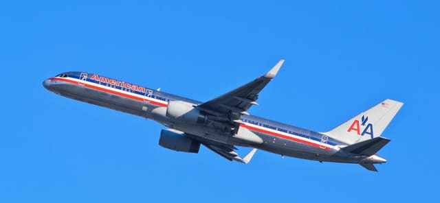 N682AA - Boeing
