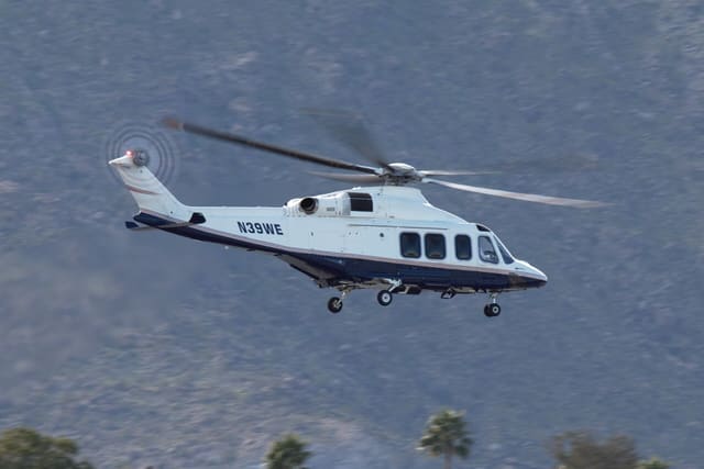 N39WE - Helicopter