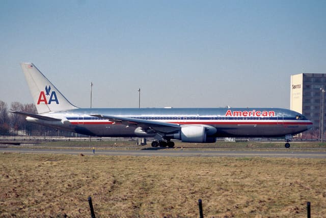 N7375A - Twin-engine aircraft