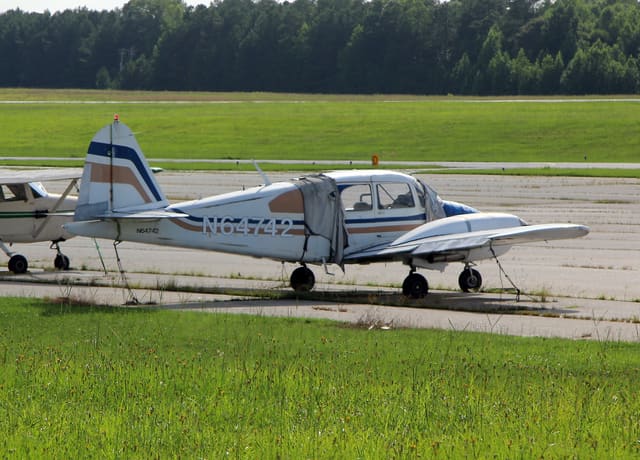 N64742 - Twin-engine aircraft
