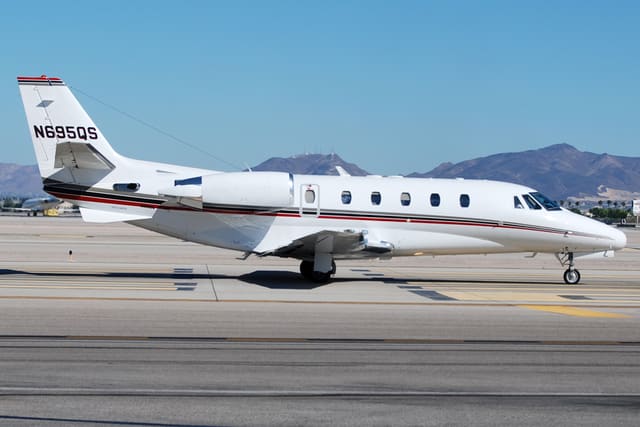 N695QS - Business jet