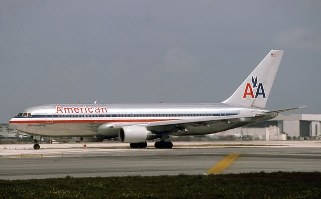 N301AA - Boeing