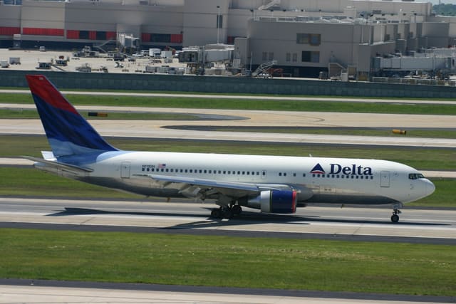 N111DN - Twin-engine aircraft