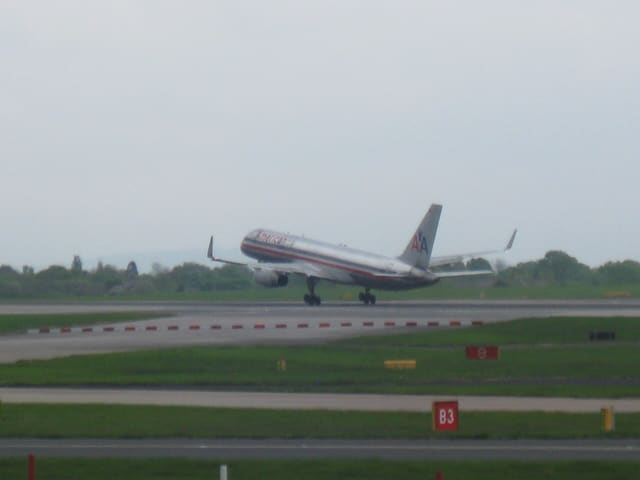 N178AA - Twin-engine aircraft