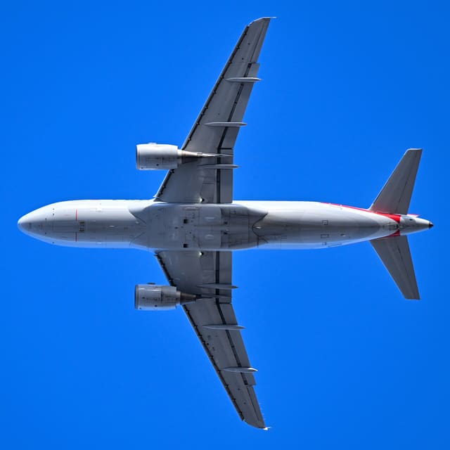 N714US - Twin-engine aircraft