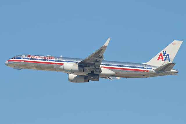 N689AA - Boeing