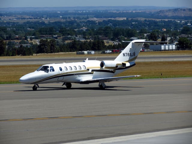 N788JB - Business jet