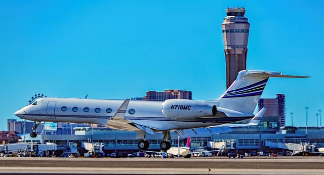 N718MC - Business jet