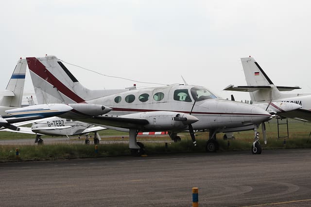 N401JN - Twin-engine aircraft