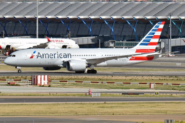 N877BF - Twin-engine aircraft