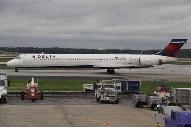 N917DN - Twin-engine aircraft