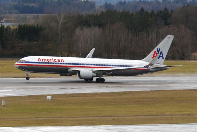 N389AA - Boeing