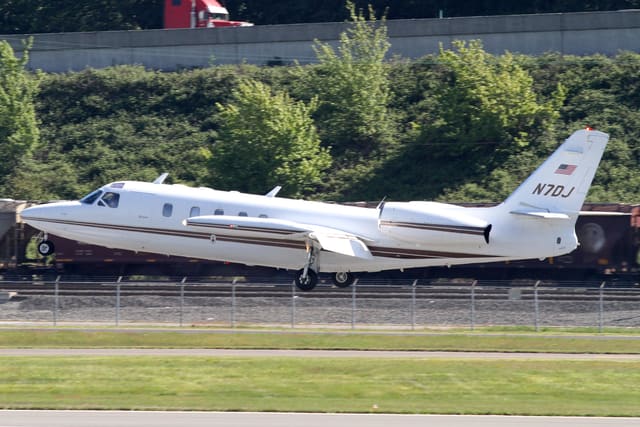 N7DJ - Business jet