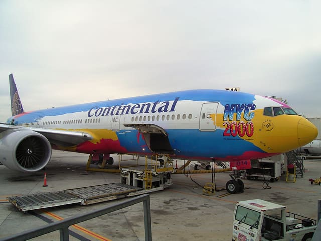 N77014 - Twin-engine aircraft