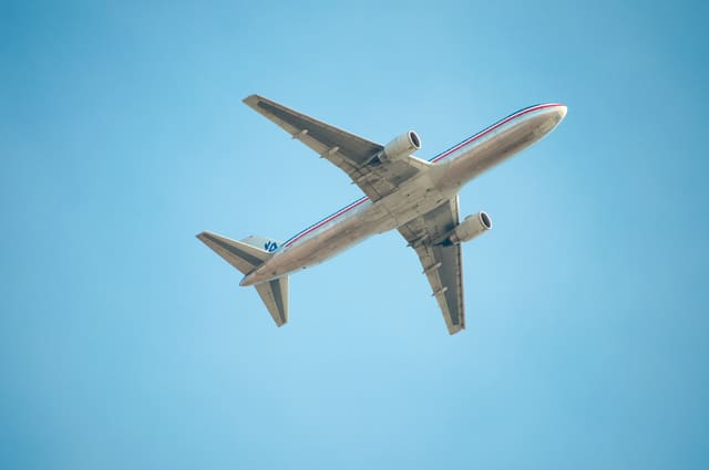 N344AN - Twin-engine aircraft