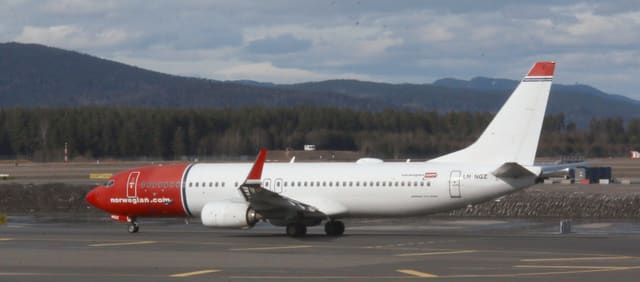 LN-NGZ - Twin-engine aircraft