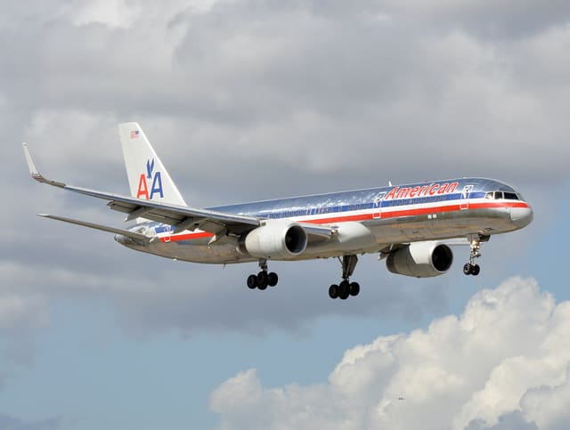 N684AA - Boeing