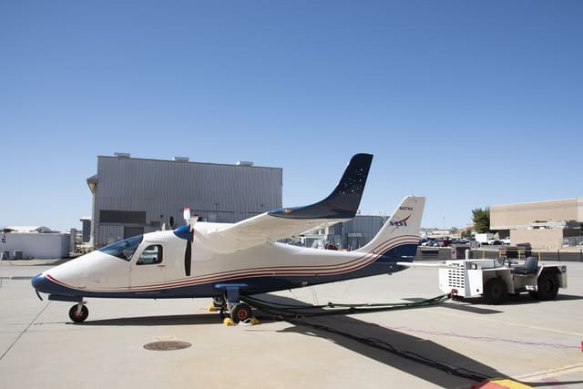 N857NA - Twin-engine aircraft