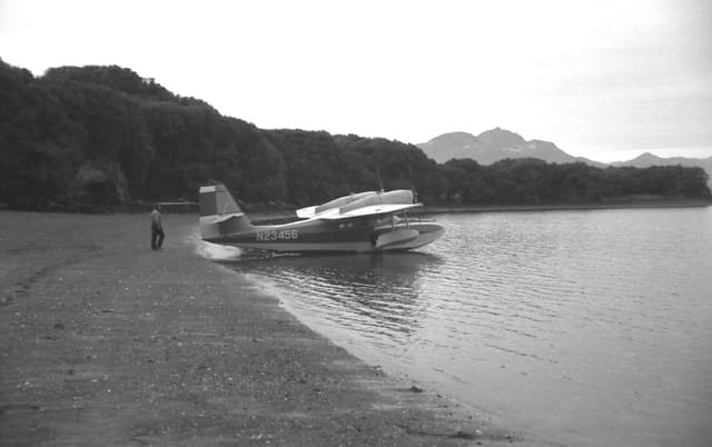 N23456 - Twin-engine aircraft