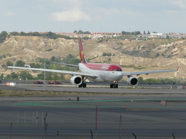 N973AV - Twin-engine aircraft