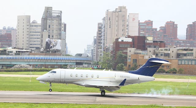 N939SG - Business jet