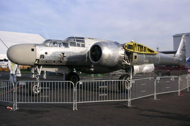  - Twin-engine aircraft