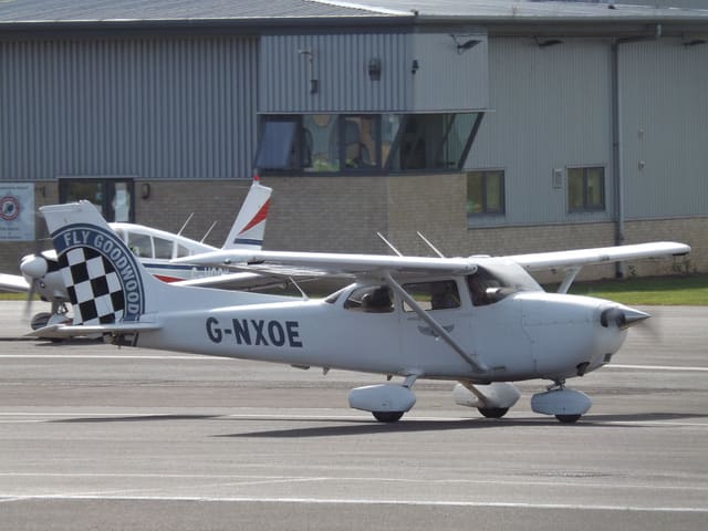 G-NXOE - Cessna