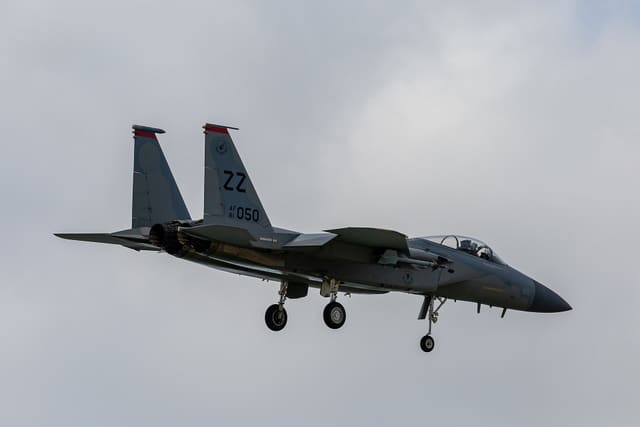  - Twin-engine aircraft