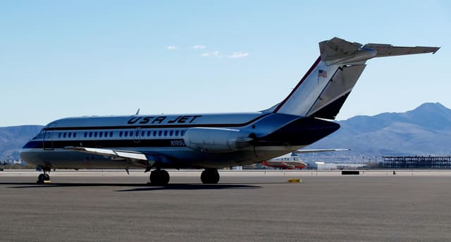 N195US - Twin-engine aircraft