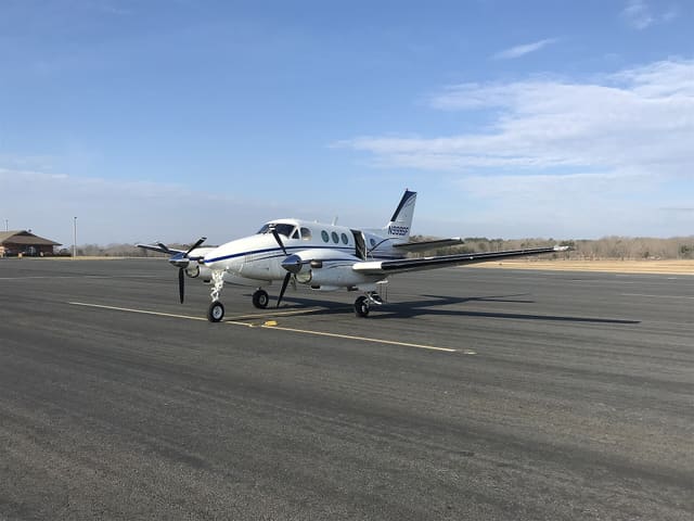 N999SF - Twin-engine aircraft