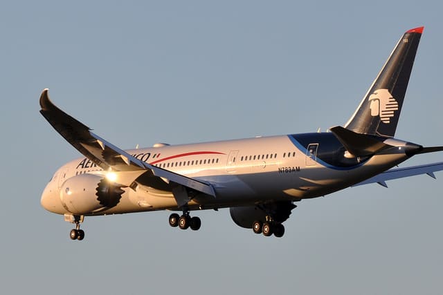 N783AM - Twin-engine aircraft