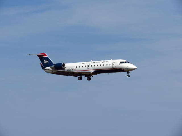 N258PS - Bombardier