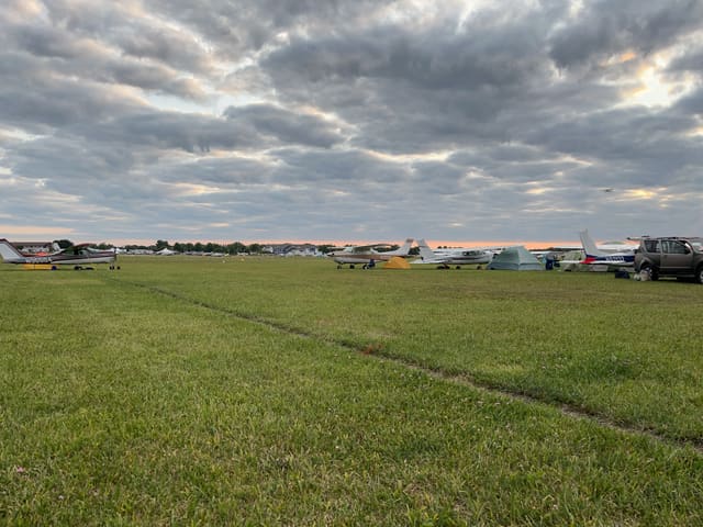 N10DB - 1977 Cessna 210M