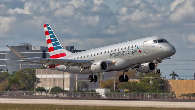 N435YX - Embraer