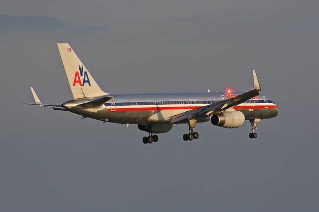 N190AA - Twin-engine aircraft