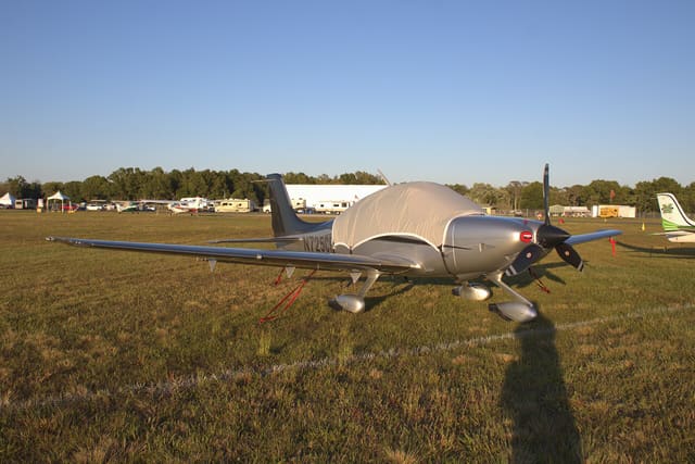 N725CR - Cirrus