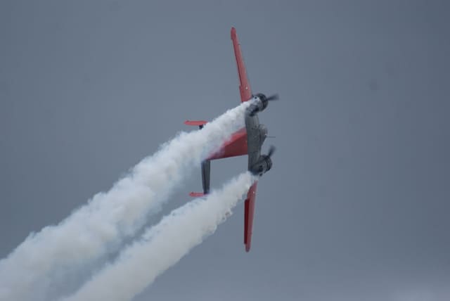 N9109R - Twin-engine aircraft