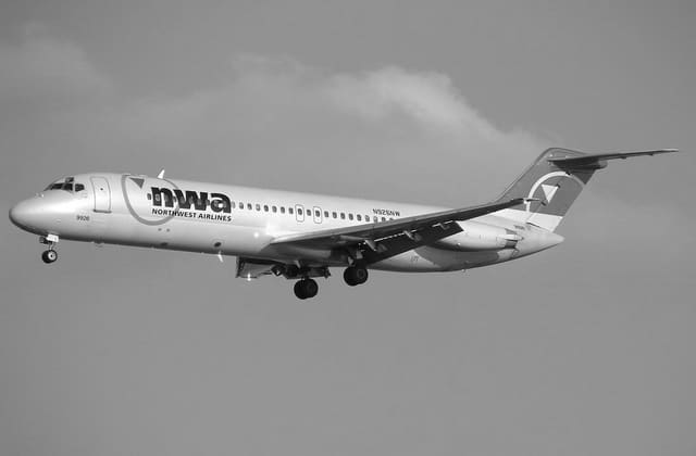 N926NW - Douglas