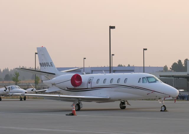 N890LE - Business jet