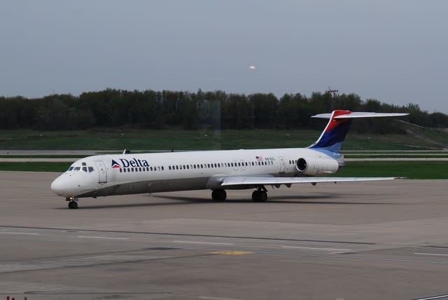 N916DL - Boeing