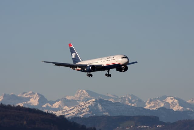N251AY - Twin-engine aircraft