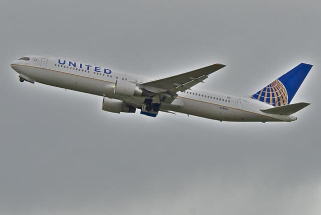 N647UA - Boeing