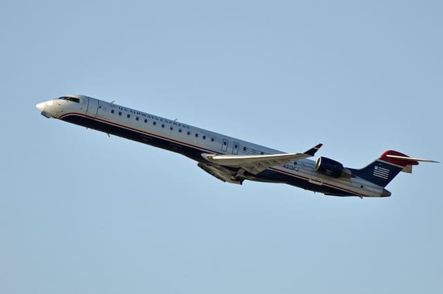 N913FJ - Bombardier