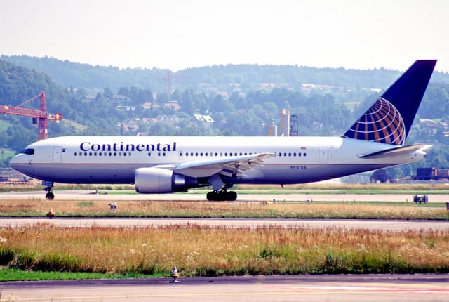 N69154 - Twin-engine aircraft