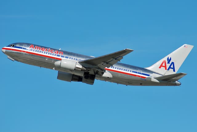 N321AA - Boeing