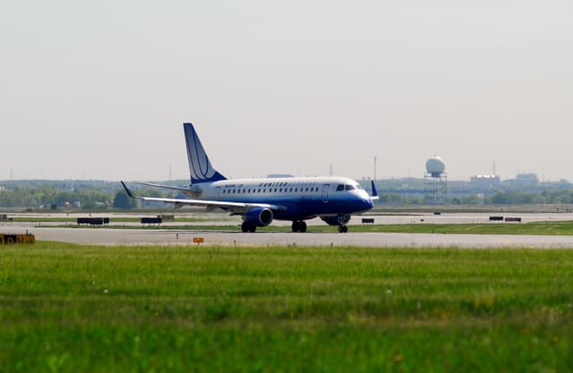 N646RW - Twin-engine aircraft